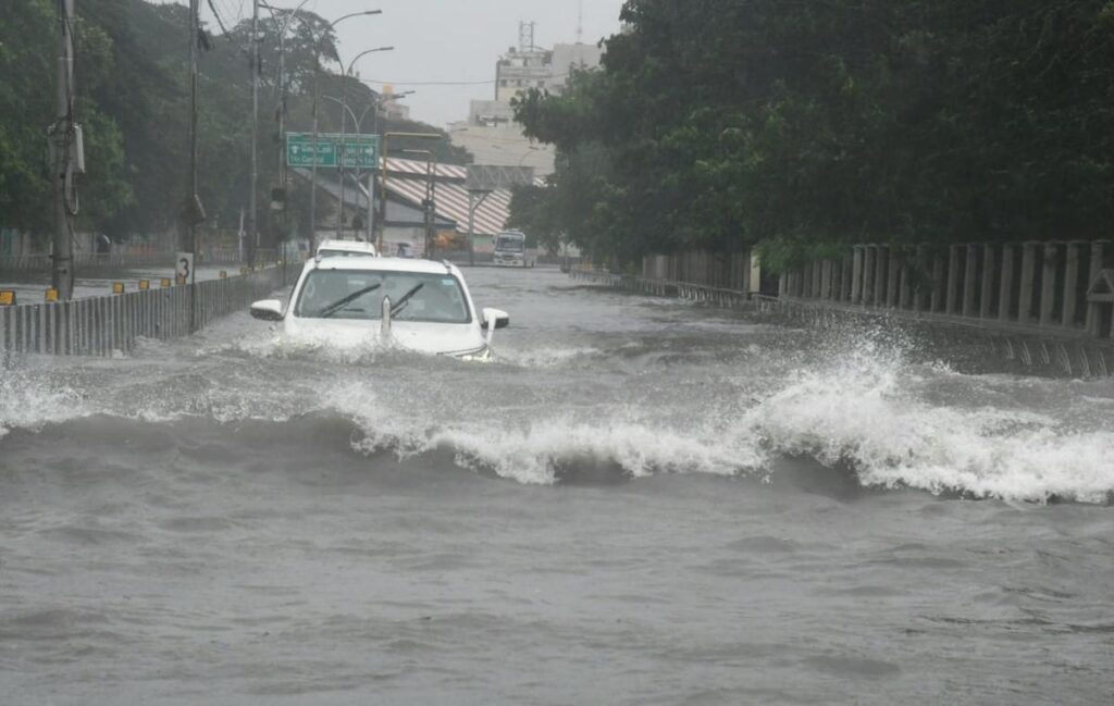 चेन्नई हवाईअड्डे का रनवे पानी से भरा, Cyclone Michaung का कई राज्यों में असर