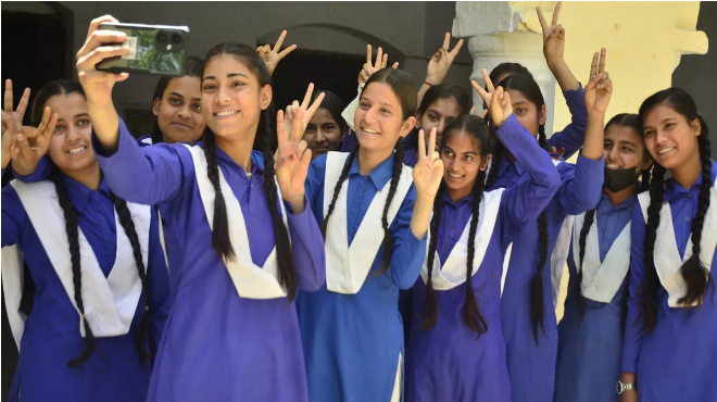 Uttarakhand Board Result 2024: मैदान की तुलना में फिर पहाड़ ने बाजी मारी, शिक्षा मंत्री का जिला निकला फिसड्डी