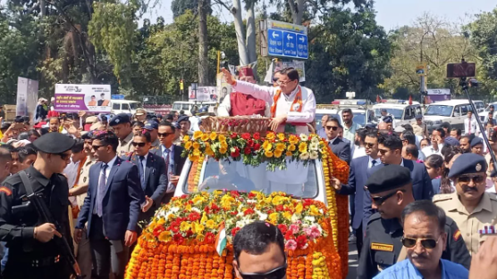 उत्‍तराखंड सरकार के तीन साल पूरे, मुख्यमंत्री पुष्कर सिंह धामी ने देहरादून में किया रोड शो