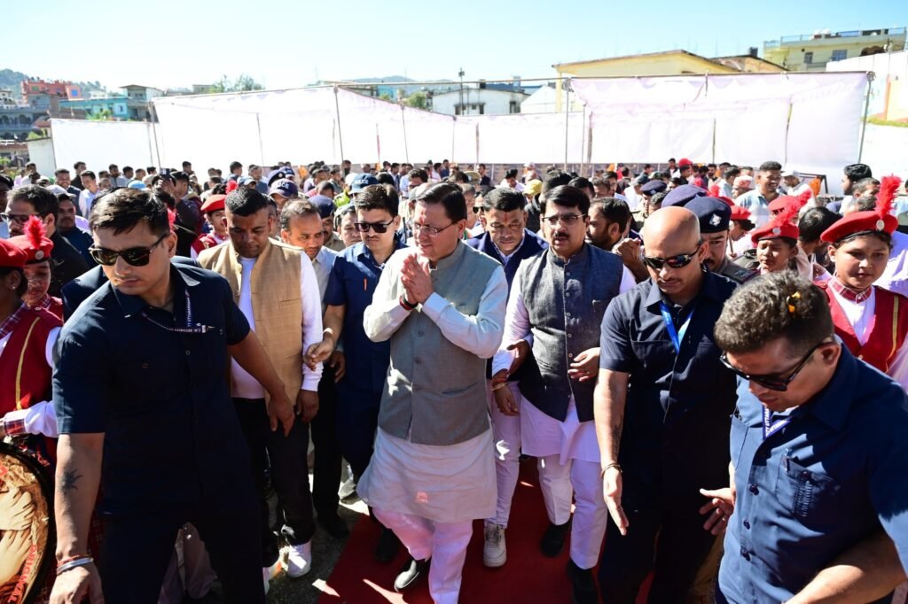 CM धामी ने आज चंपावत जिले के विकास के लिए ₹ 115.23 करोड़ लागत की 43 विकास योजनाओं का लोकार्पण एवं शिलान्यास किया।