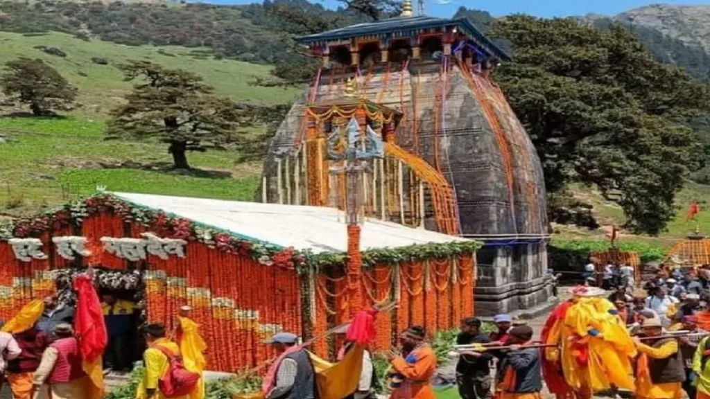 “मद्महेश्वर मंदिर के कपाट शीत अवकाश हेतु बंद, चल विग्रह डोली 21 को पहुंचेगी ऊखीमठ”