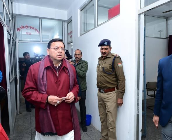 मुख्यमंत्री धामी का औचक निरीक्षण, थानेदार ड्यूटी से नदारद मिलने पर तत्काल लाइन हाजिर..