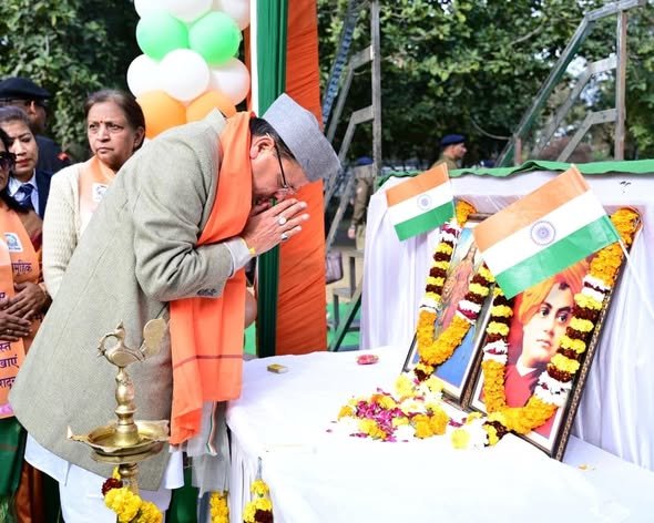 मुख्यमंत्री धामी ने गणतंत्र दिवस के अवसर पर गांधी पार्क में भारत विकास परिषद द्वारा आयोजित सामूहिक वंदे मातरम् गायन कार्यक्रम में प्रतिभाग किया।