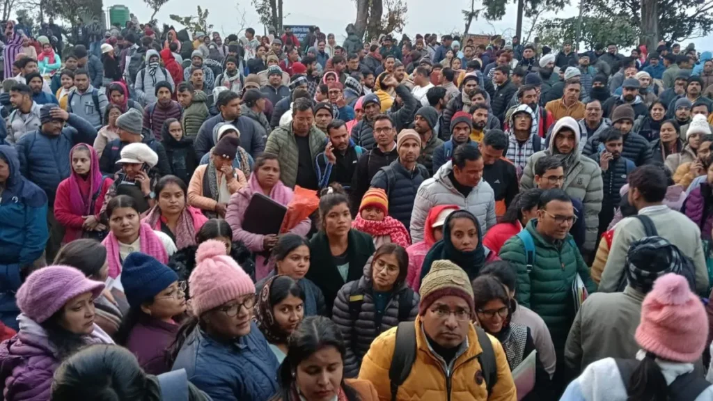 प्राथमिक शिक्षक भर्ती काउंसलिंग में अव्यवस्था से बवाल, अल्मोड़ा में कामकाज ठप..