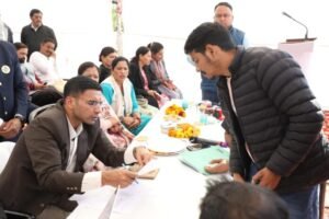 मृत्यु प्रमाण पत्र प्रकरण में लापरवाही; डीएम ने डीपीआरओ का रोका वेतन तो जारी हुए प्रमाण पत्र