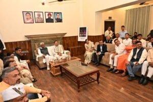 कुंभ मेला 2027 की तैयारियों की मुख्यमंत्री ने की समीक्षा कुंभ मेले के दिव्य-भव्य आयोजन के लिए सभी व्यवस्थाएं समयबद्ध पूरी करने के लिए अधिकारियों को दिए निर्देश