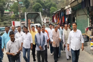 आपदा प्रभावित क्षेत्र थराली पहुंचे पूर्व सीएम हरीश रावत, डिजास्टर मैनेजमेंट पर सरकार के काम से दिखे नाखुश