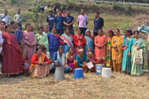 पिथौरागढ़ के उडियारी में बिना पानी के बिल थमाने का आरोप, नाराज ग्रामीणों ने किया प्रदर्शन
