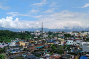 Uttarakhand Weather Today: बारिश-तूफान का अलर्ट, ठंडी हवाओं से लुढ़का पारा,जानें 12 अप्रैल तक का मौसम अपडेट