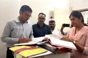 स्टांप चोरी समेत कई खामियां मिलने पर विकासनगर उप निबंधक अपूर्वा सिंह पर गिरी गाज, भेजा निलंबन की संस्तुति