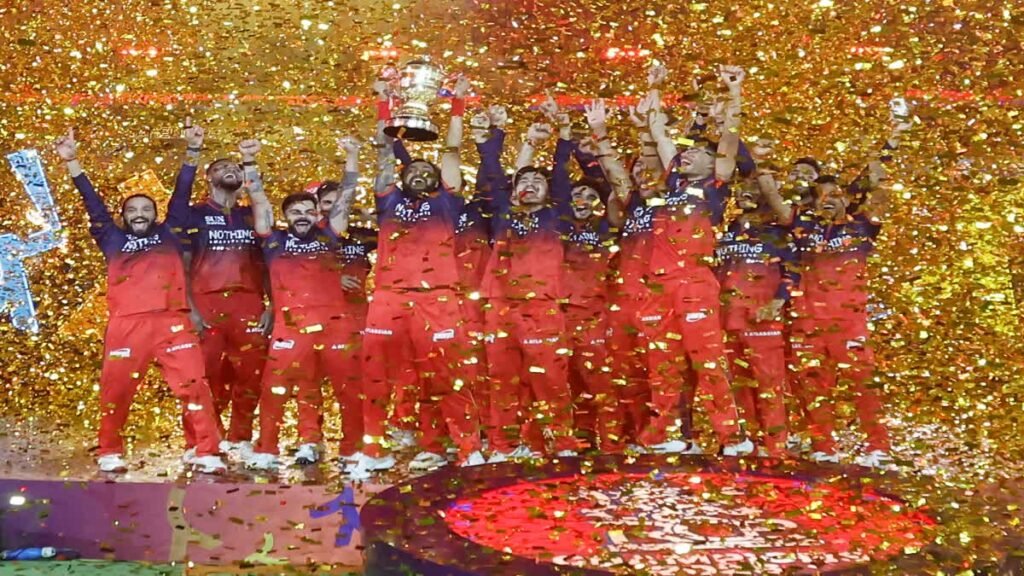 RCB के सिर सजा IPL 2026 का ताज, MI और CSK के बाद ऐसा करने वाली बनी तीसरी टीम