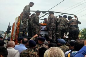शहीद बलवंत सिंह खेतवाल को अंतिम विदाई देने के लिए उमड़ा जनसैलाब, हर आंख हुई नम