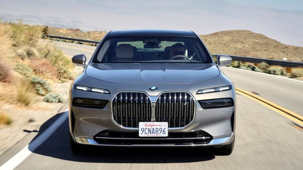 BMW India की 7 सीरीज और i7 इलेक्ट्रकि सेडान की बुकिंग शुरू, जल्द दोनों कारें होंगी लॉन्च