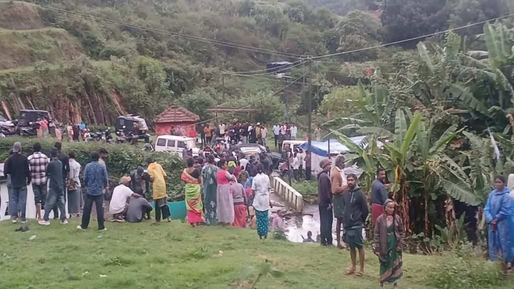 केरल में भारी बारिश से अचानक आई बाढ़, भूस्खलन का कहर, 6 की मौत, CM ने हर घंटे निगरानी के दिए आदेश